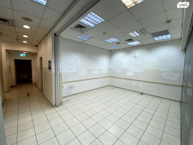 חנויות/ שטח מסחרי, ויצמן 42, מרכז, כפר סבא