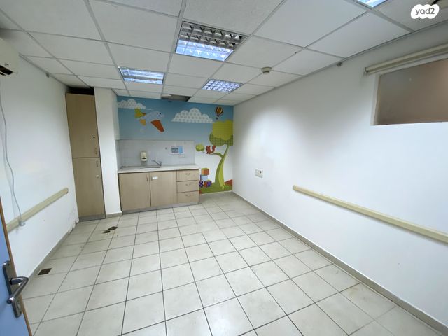 חנויות/ שטח מסחרי, ויצמן 42, מרכז, כפר סבא