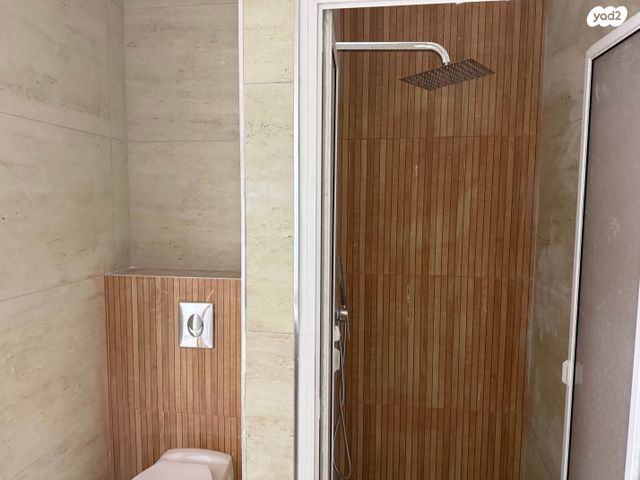 סטודיו, בורסה, רמת גן