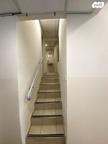 חנויות/ שטח מסחרי, ויצמן 42, מרכז, כפר סבא