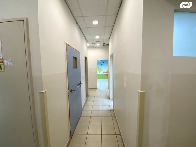 חנויות/ שטח מסחרי, ויצמן 42, מרכז, כפר סבא