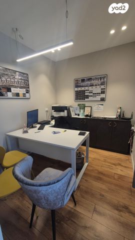 משרדים, אלקנה, אלקנה