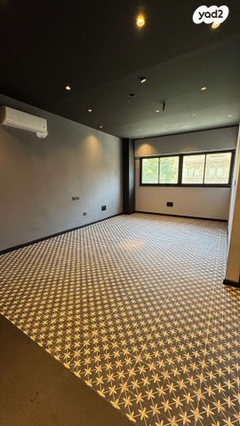 משרדים, הנמל 27, שער פלמר, תחנת רכבת השמונה, חיפה