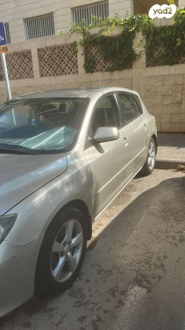מודעת רכב מאזדה 3