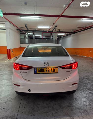מאזדה 3