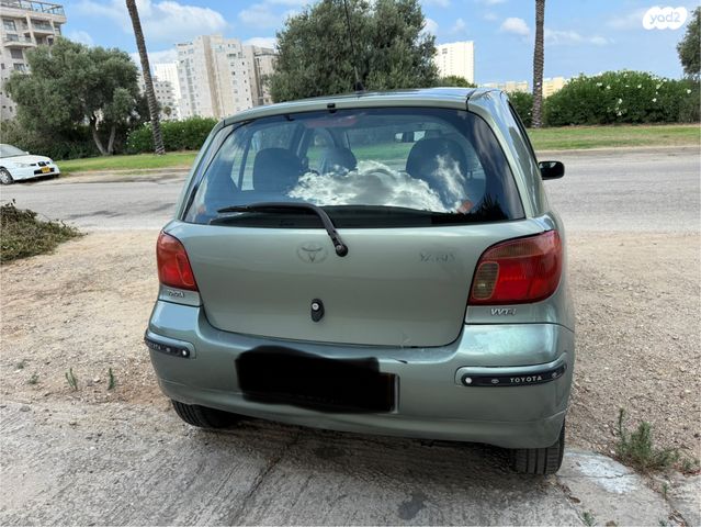 טויוטה יאריס