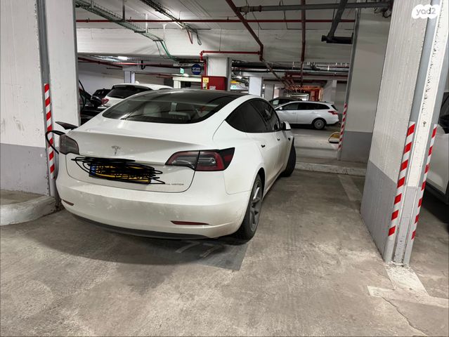 מודעת רכב טסלה מודל 3