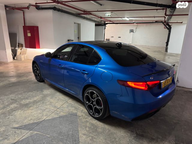 אלפא רומיאו ג'וליה