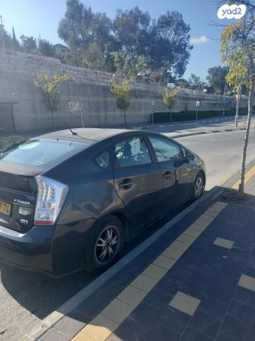 טויוטה פריוס