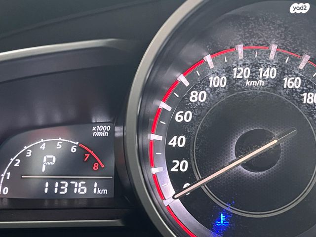 מודעת רכב מאזדה 3