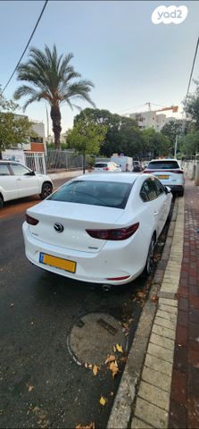 מודעת רכב מאזדה 3