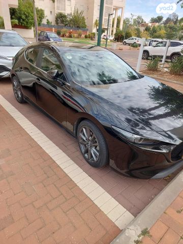 מודעת רכב מאזדה 3