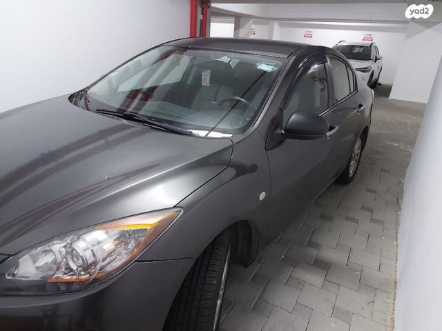 מודעת רכב מאזדה 3