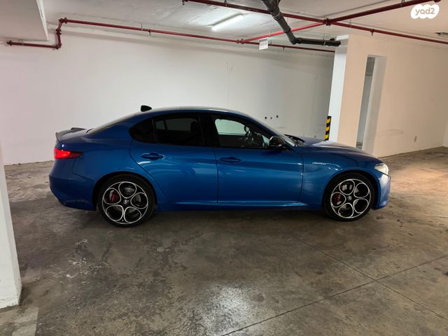 אלפא רומיאו ג'וליה