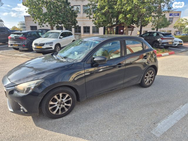 מודעת רכב מאזדה 2