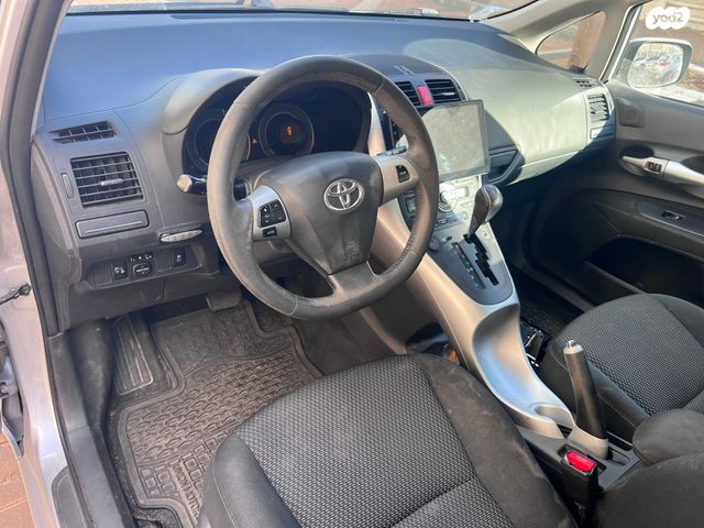 טויוטה אוריס