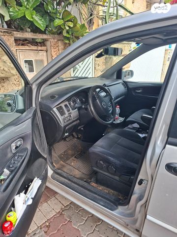 מודעת רכב מאזדה MPV