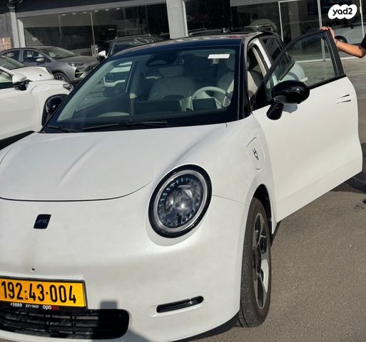 מודעת רכב ג׳יי.איי.סי 30