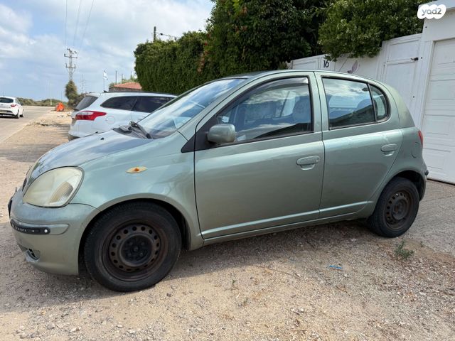 טויוטה יאריס