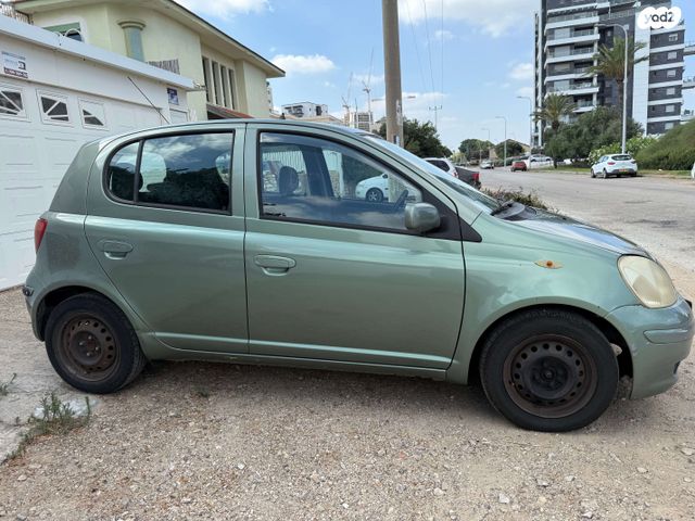 טויוטה יאריס