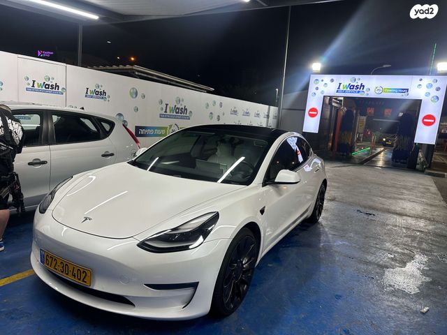 מודעת רכב טסלה מודל 3