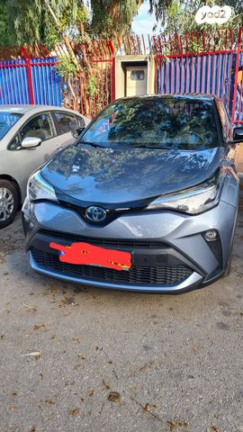 מודעת רכב טויוטה C-HR