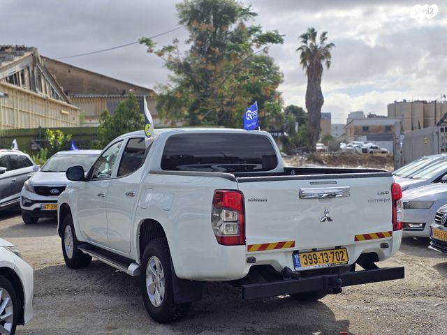 מיצובישי טרייטון / L200