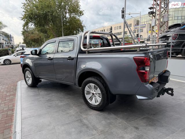 איסוזו די-מקס