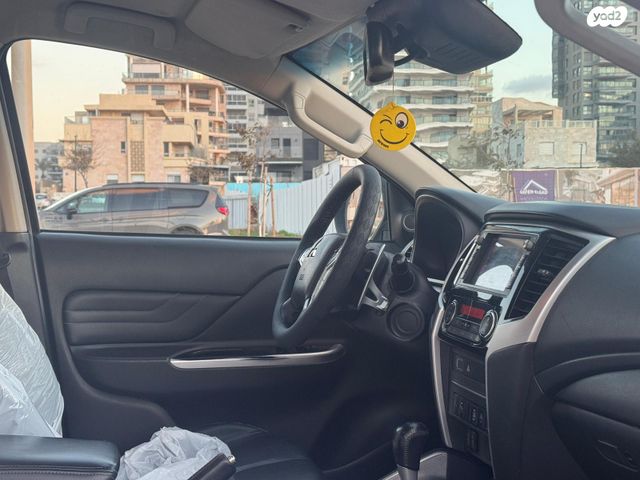 מיצובישי טרייטון / L200