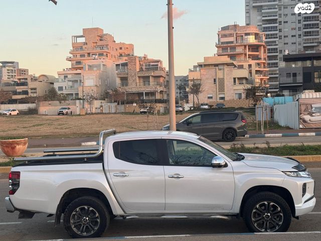 מיצובישי טרייטון / L200