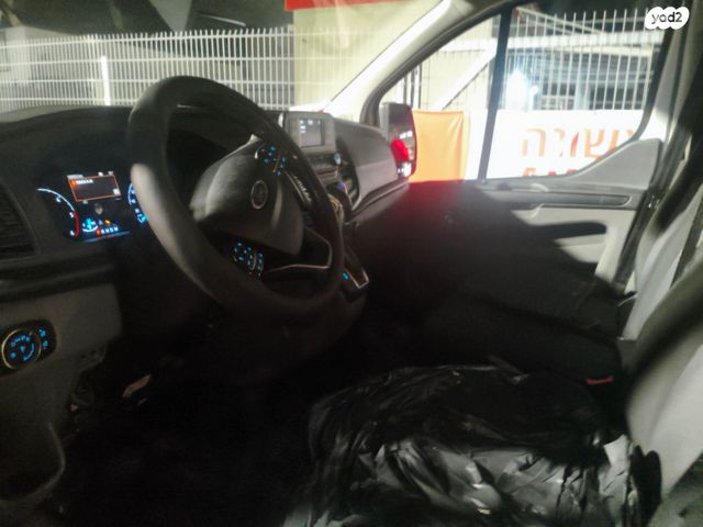 פורד טרנזיט קוסטום