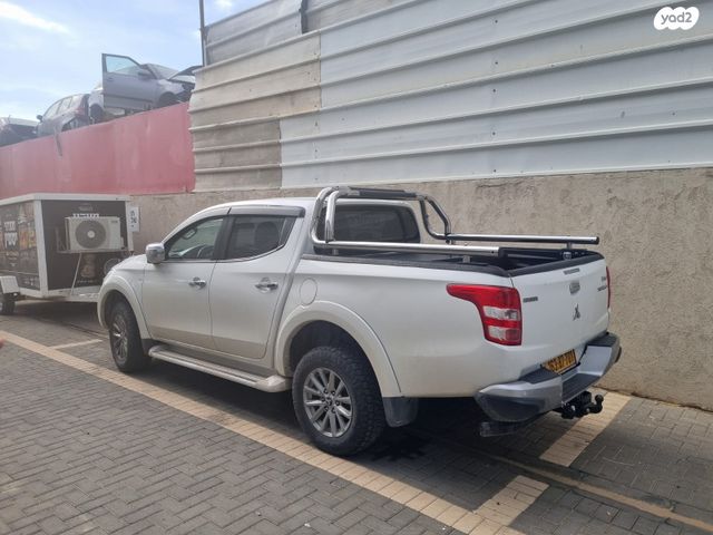 מיצובישי טרייטון / L200