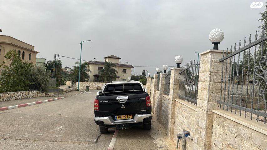 מיצובישי טרייטון / L200