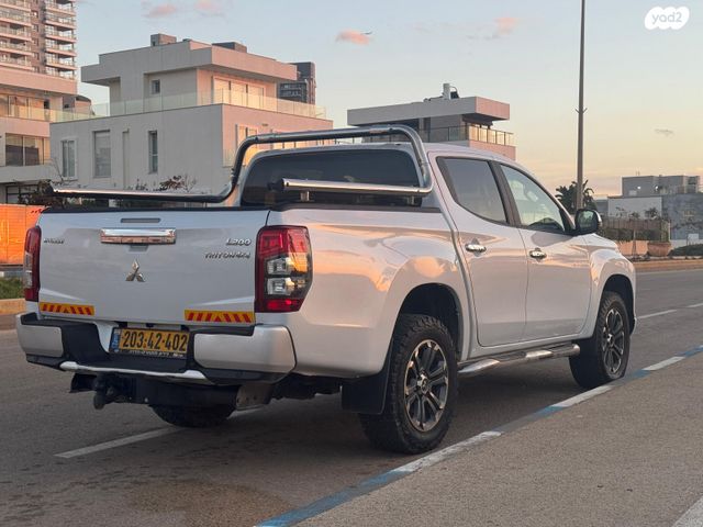 מיצובישי טרייטון / L200