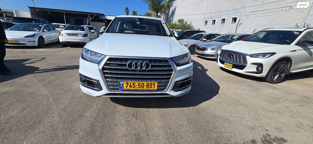 מודעת רכב אאודי Q7