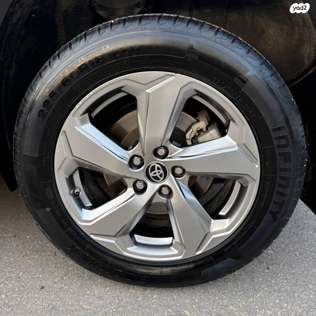 טויוטה RAV4