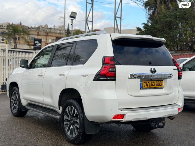 טויוטה לנד קרוזר