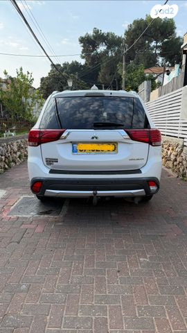 מיצובישי אאוטלנדר