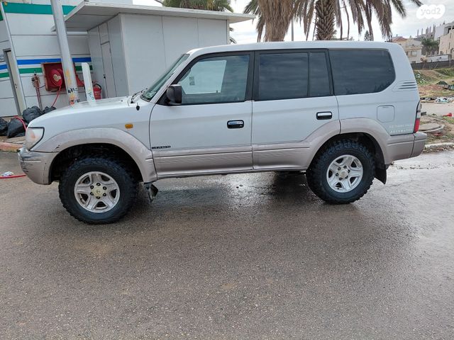 טויוטה לנד קרוזר