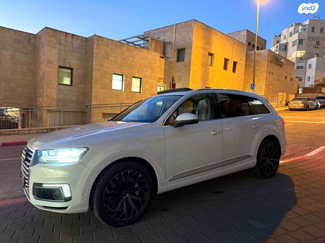 מודעת רכב אאודי Q7