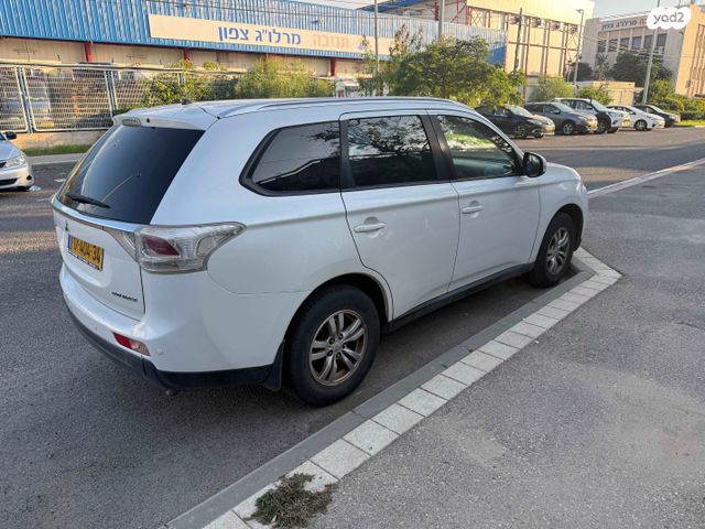 מיצובישי אאוטלנדר