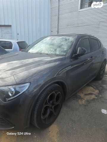 אלפא רומיאו סטלביו