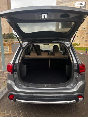 מיצובישי אאוטלנדר