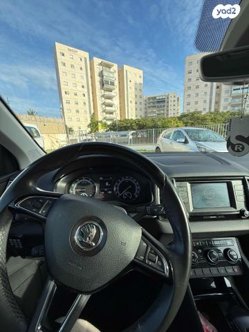 מודעת רכב סקודה קארוק