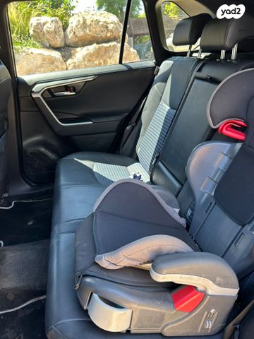 מודעת רכב טויוטה RAV4