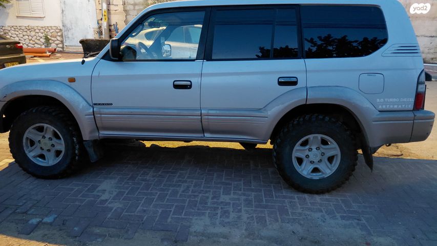 טויוטה לנד קרוזר