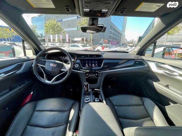 קאדילק XT6
