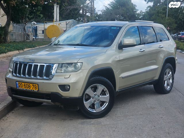 מודעת רכב ג'יפ גרנד צ'ירוקי