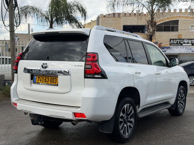 טויוטה לנד קרוזר