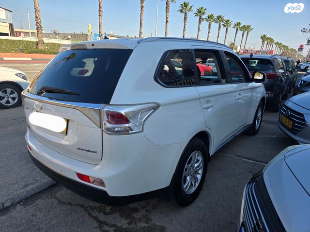 מיצובישי אאוטלנדר